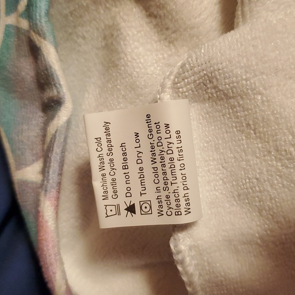 NWOT Mermaid Scales Hair Towel By Turbie Twist - Picture 3 of 6